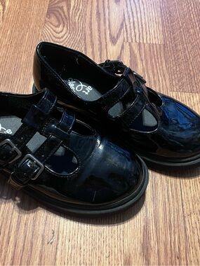 Art Class Black Mary Jane’s size 1
